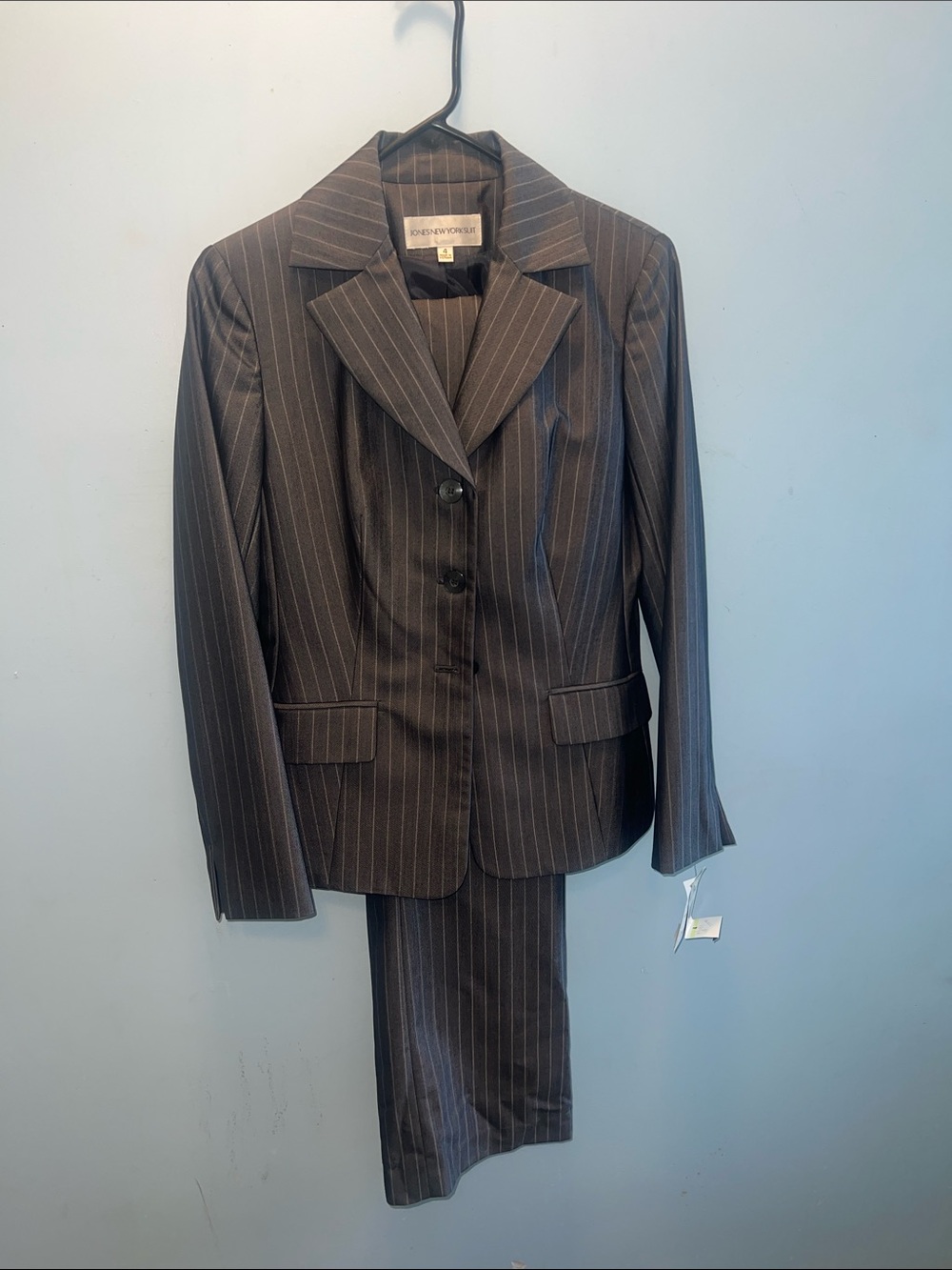 Jones New York Women's Charcoal Pinstripe Blazer and Pants Suit- new, size 4